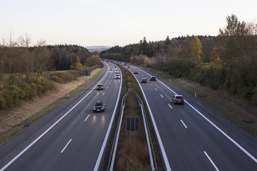 highway, traffic, germany-2909336.jpg
